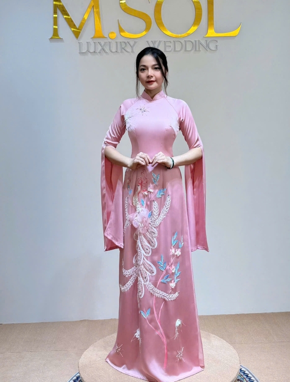 ÁO DÀI CÔ DÂU AD 18